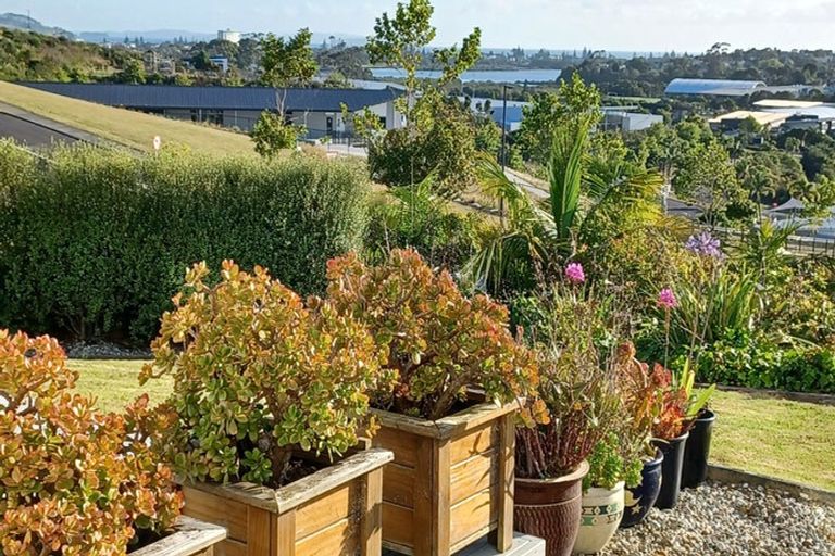 Photo of property in 128 Ormonde Drive, Silverdale, 0932