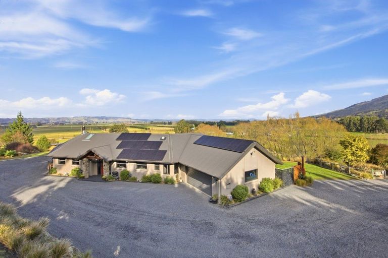 Photo of property in 42 Woodside Road, Woodside, Outram, 9073