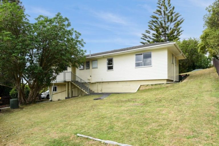 Photo of property in 3 Addis Place, Shelly Park, Auckland, 2014