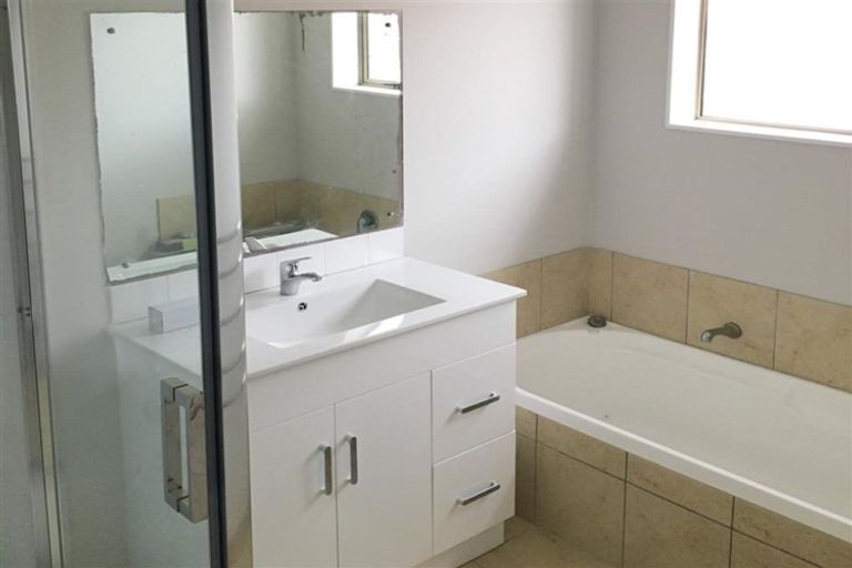 Photo of property in 38 Margarita Rise, Pukekohe, 2120