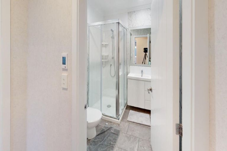 Photo of property in 18a Surrey Crescent, Hokowhitu, Palmerston North, 4410