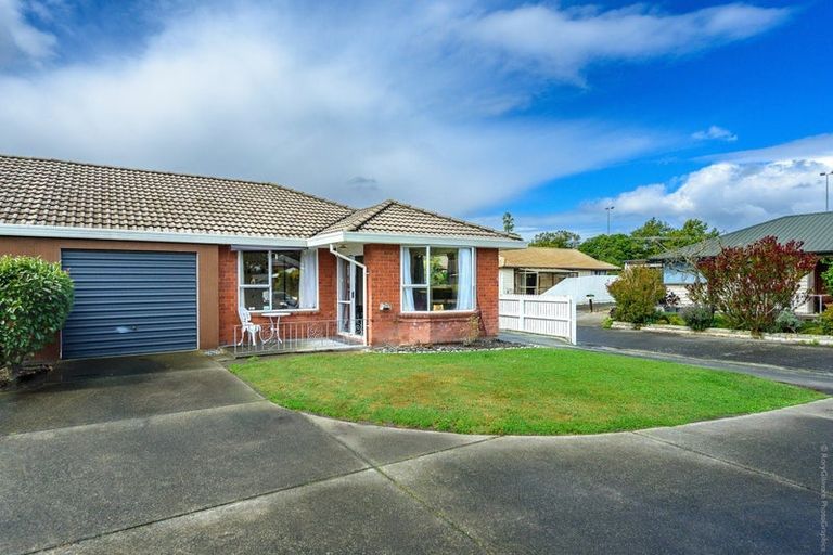 Photo of property in 1/45 Shannon Place, Belfast, Christchurch, 8051
