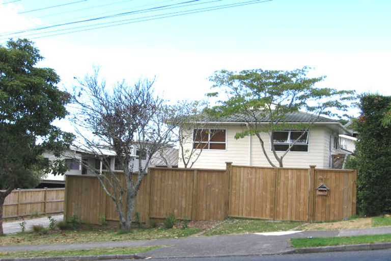 Photo of property in 1/91 Deep Creek Road, Waiake, Auckland, 0630