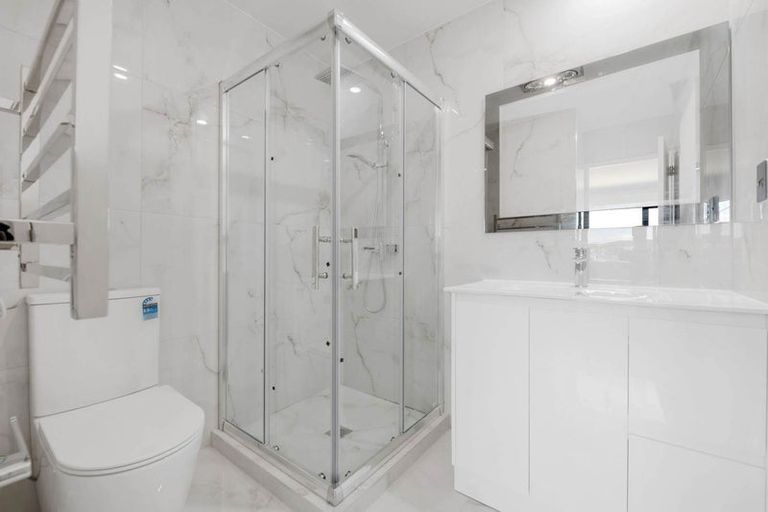 Photo of property in 10e Kent Road, Manurewa, Auckland, 2102