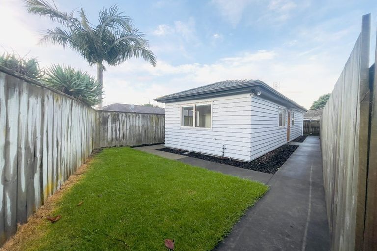 Photo of property in 74 Redcastle Drive, East Tamaki, Auckland, 2013