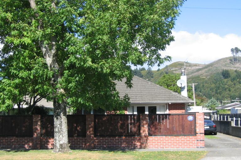 Photo of property in 7 Seddon Street, Wallaceville, Upper Hutt, 5018