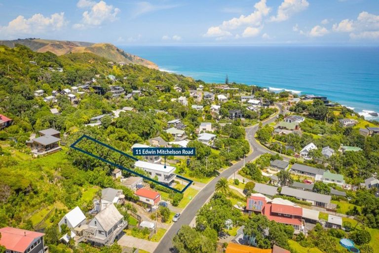 Photo of property in 11 Edwin Mitchelson Road, Muriwai, Waimauku, 0881