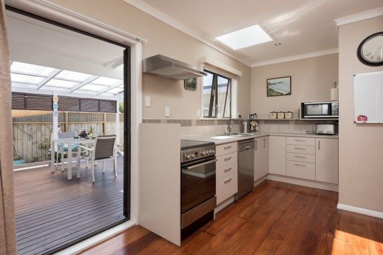 Photo of property in 35 Ngatai Road, Otumoetai, Tauranga, 3110