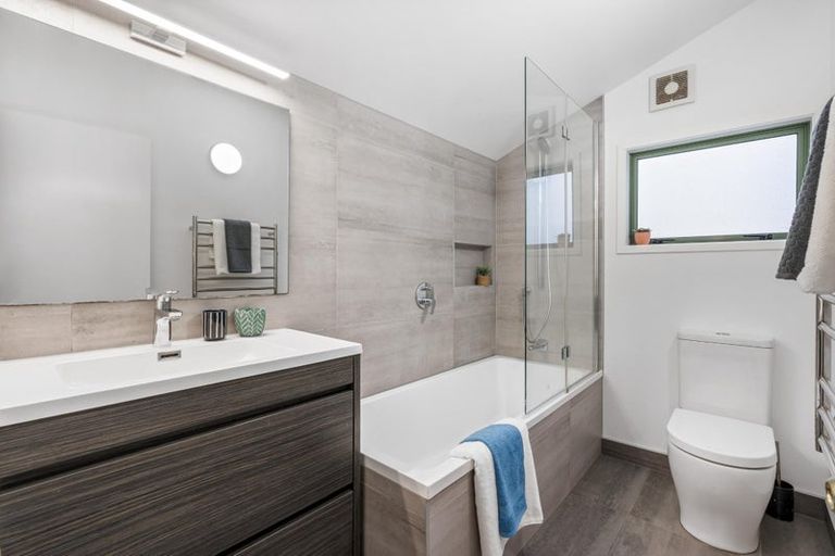 Photo of property in 630a Te Atatu Road, Te Atatu Peninsula, Auckland, 0610