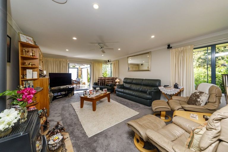 Photo of property in 64 Royal Oak Drive, Kelvin Grove, Palmerston North, 4414