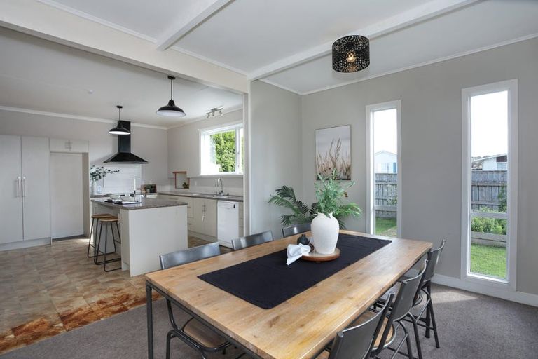 Photo of property in 40 Follett Street, Marton, 4710