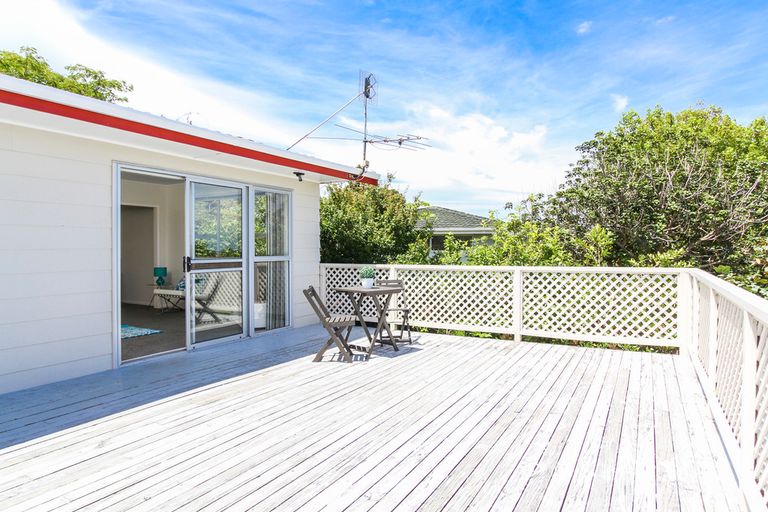 Photo of property in 30 Donovan Avenue, Massey, Auckland, 0614