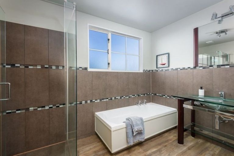 Photo of property in 4 Hemingford Place, Halswell, Christchurch, 8025