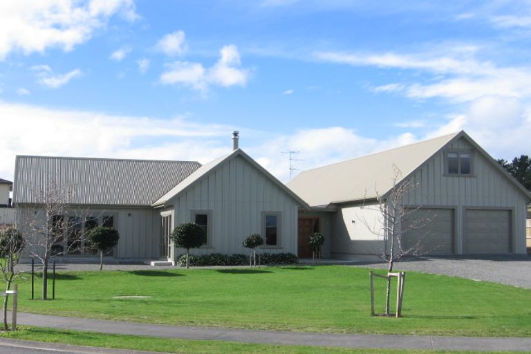 Photo of property in 14 Cody Crescent, Lansdowne, Masterton, 5810