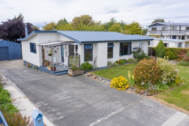 Photo of property in 32 Pompolona Street, Te Anau, 9600