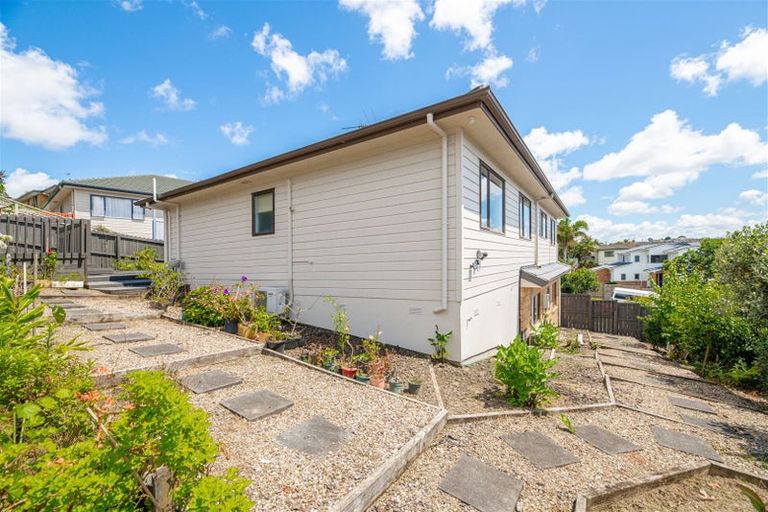 Photo of property in 76 San Valentino Drive, Henderson, Auckland, 0612