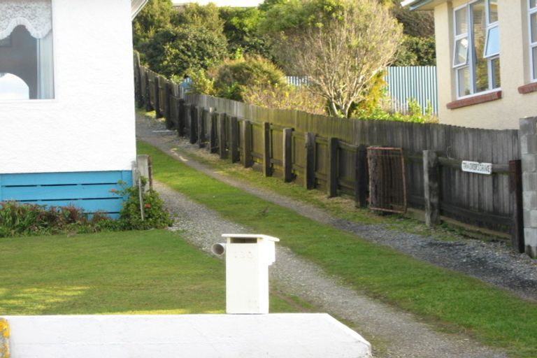 Photo of property in 130 Marine Parade, Bluff, 9814