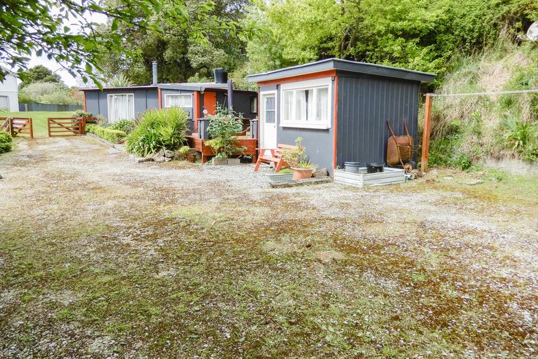 Photo of property in 10 Bute Street, Moeraki, 9482