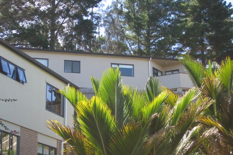 Photo of property in 7 Falstone Lane, Browns Bay, Auckland, 0630