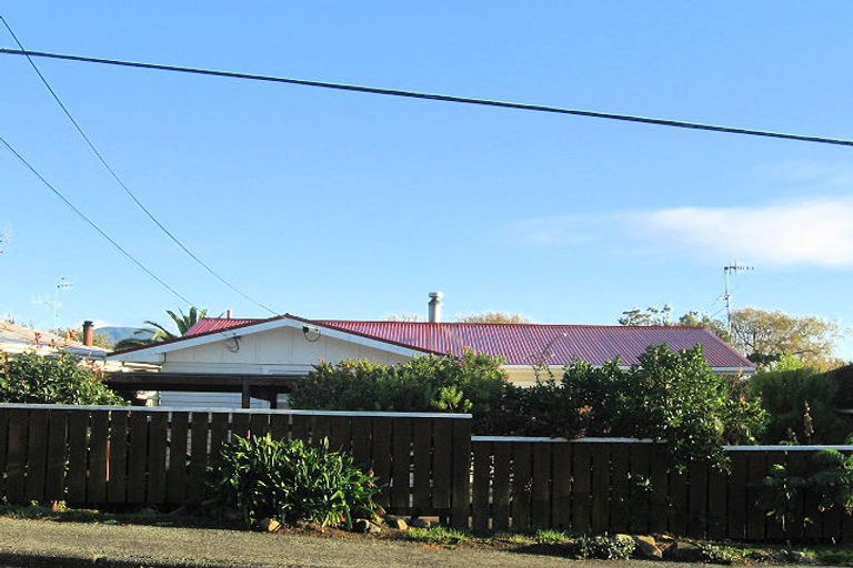 Photo of property in 1/21 Gray Avenue, Paraparaumu Beach, Paraparaumu, 5032
