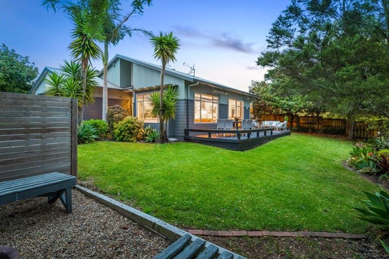 Photo of property in 15 Cinnabar Place, Westgate, Auckland, 0614