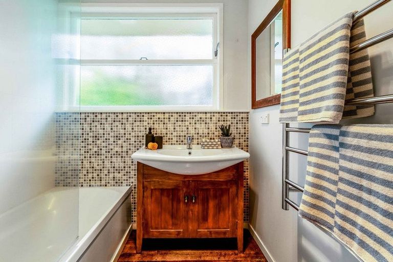 Photo of property in 107 Sutherland Road, Brookfield, Tauranga, 3110