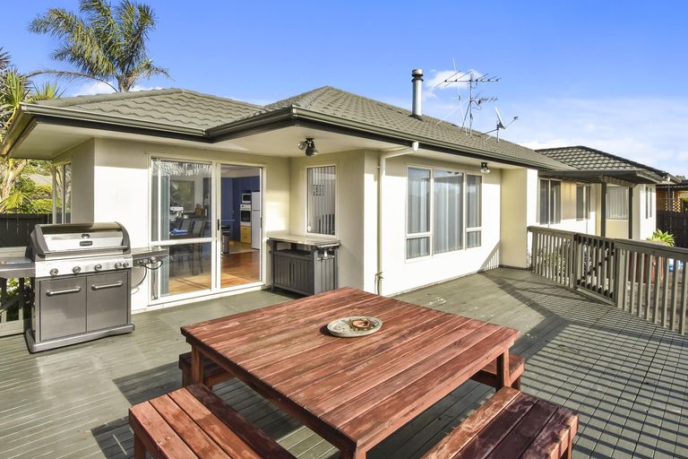 Photo of property in 35 Ridgeway Road, Pukekohe, 2120