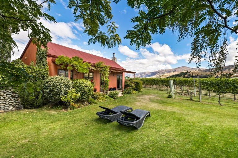 Photo of property in 1 Shortcut Road, Cromwell, 9310