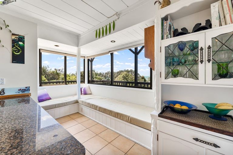 Photo of property in 12 Cooper Road, Stanmore Bay, Whangaparaoa, 0932