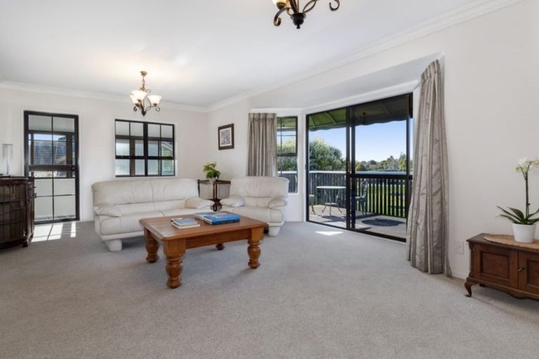 Photo of property in 64 Links View Drive, Omokoroa, 3114
