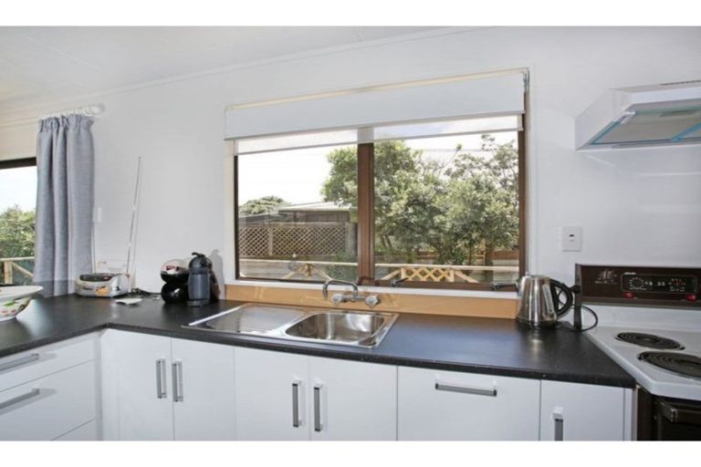 Photo of property in 22 Cordyline Road, Port Waikato, Tuakau, 2695