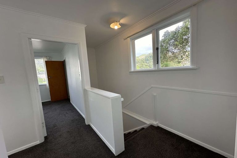 Photo of property in 47-49 Waihora Crescent, Waitangirua, Porirua, 5024