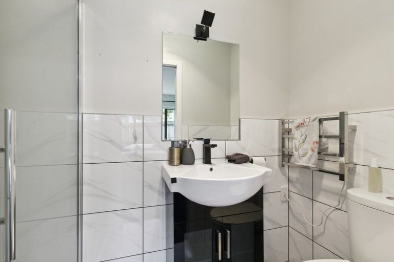 Photo of property in 32 Mervyn Kemp Drive, Tawa, Wellington, 5028