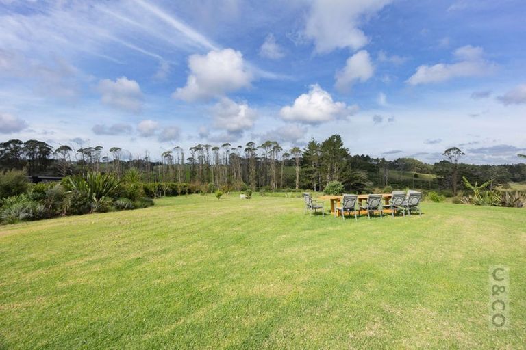 Photo of property in 225b Amreins Road, Taupaki, 0782