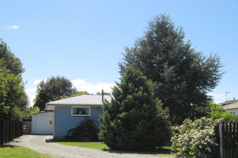 Photo of property in 16 Woodend Road, Woodend, 7610