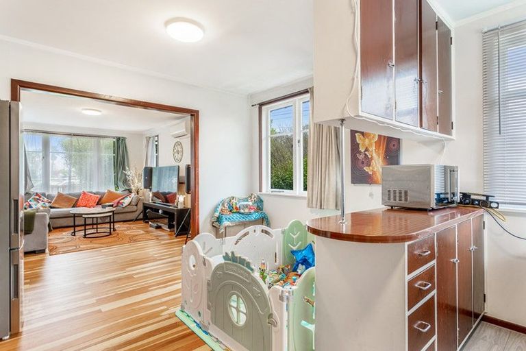 Photo of property in 318 Swanson Road, Henderson, Auckland, 0610