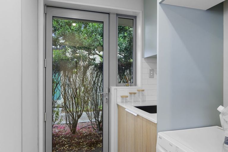 Photo of property in 1/45 Beachville Road, Redcliffs, Christchurch, 8081