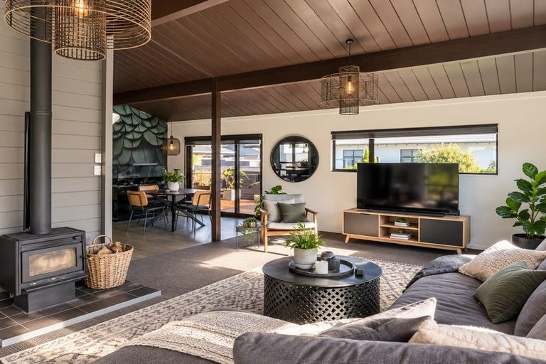 Photo of property in 33a Fitzroy Road, Fitzroy, New Plymouth, 4312