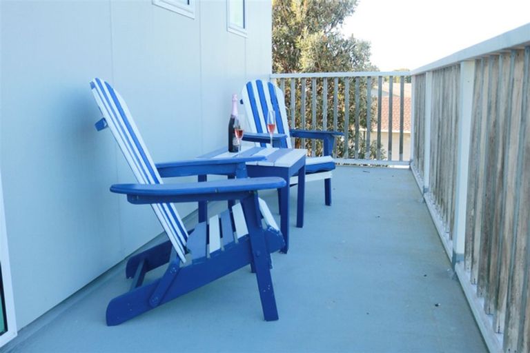 Photo of property in 102 Blue Pacific Parade, Riversdale Beach, Masterton, 5872