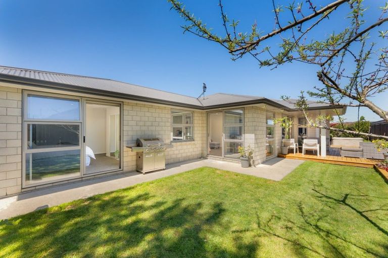 Photo of property in 30 Kuru Place, Papamoa, 3118