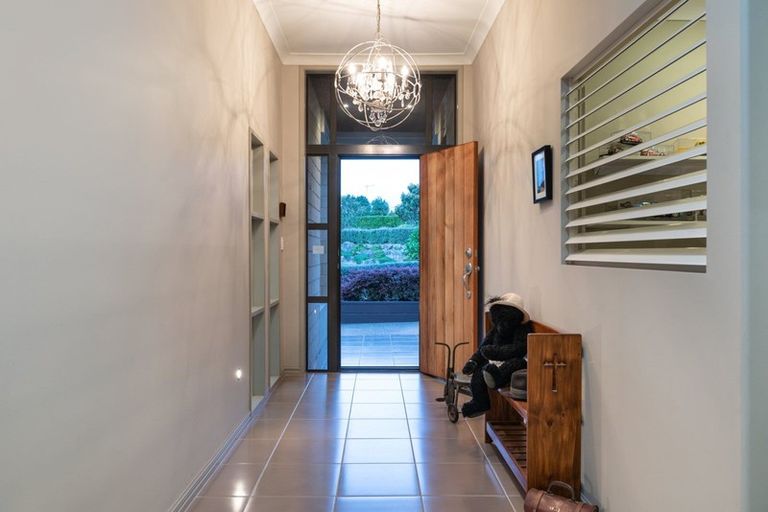 Photo of property in 2 Crater Close, Pyes Pa, Tauranga, 3112