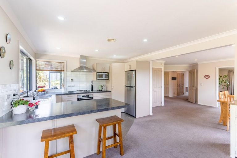 Photo of property in 12 Aotea Drive, Aotea, Porirua, 5024