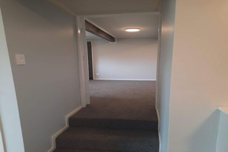 Photo of property in 30 The Drive, Tawa, Wellington, 5028