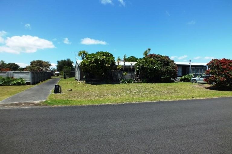 Photo of property in 137 Kowhai Avenue, Matarangi, Whitianga, 3592