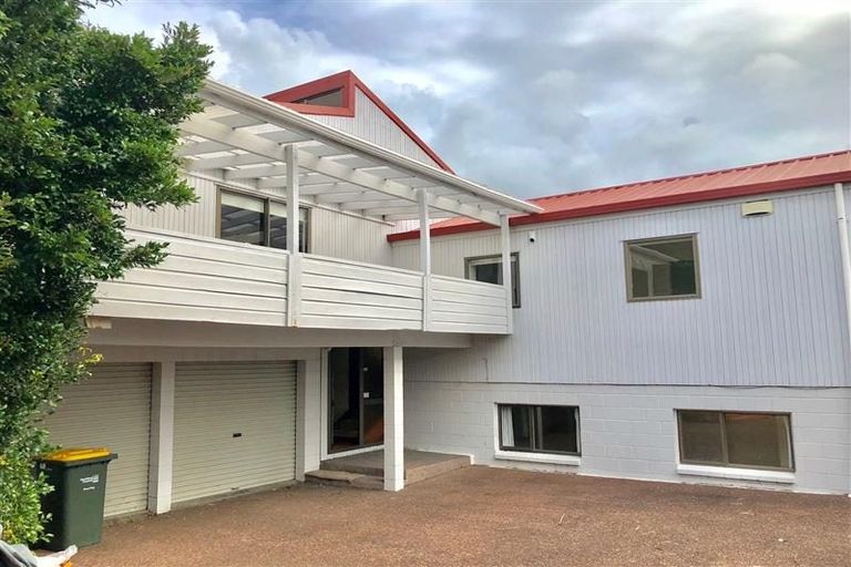 Photo of property in 51 Hadfield Street, Beach Haven, Auckland, 0626