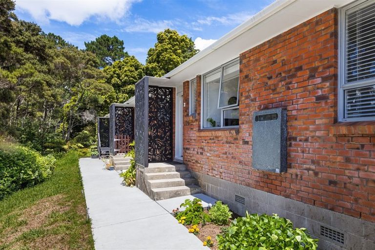 Photo of property in 2/9 John Court Street, Birkenhead, Auckland, 0626