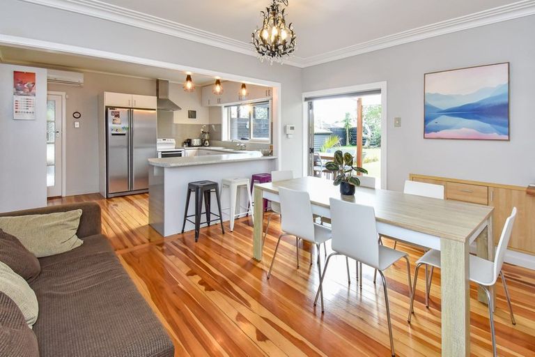 Photo of property in 41 Youngs Road, Papakura, 2110