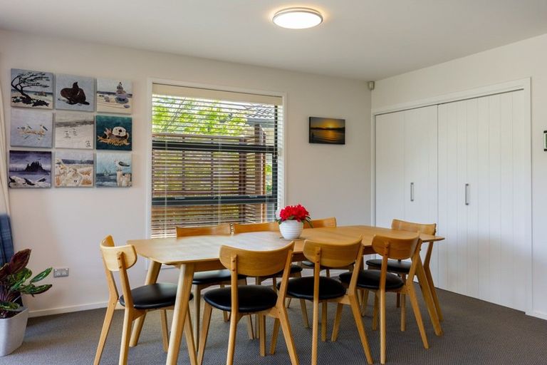 Photo of property in 27 Glentui Place, Waikawa, Picton, 7220