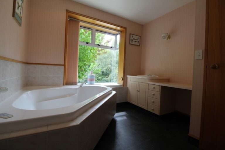 Photo of property in 19 Mitre Street, Gore, 9710