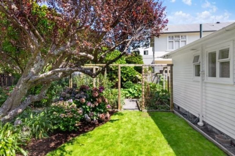 Photo of property in 19 Paremata Crescent, Paremata, Porirua, 5024